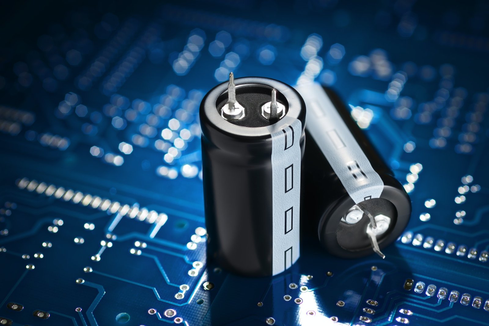 Shop Electronic Capacitors Online in 2023 - Informic - Your Reliable ...