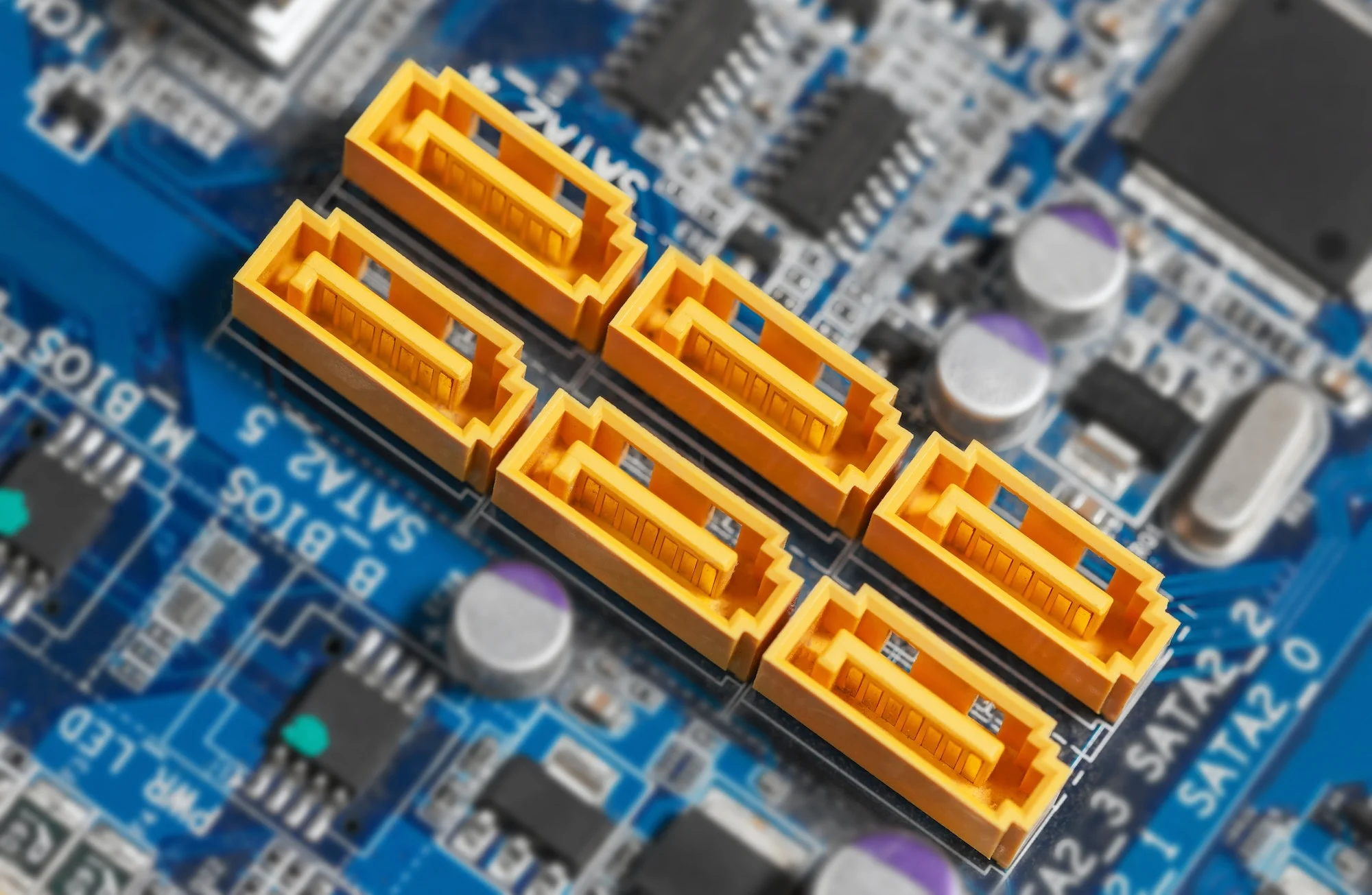 Motherboard SATA connectors